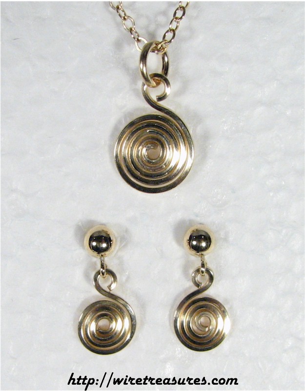 Curly 14K Gold Filled Wire Pendant & Earrings Set